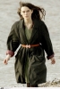 normal_67609_Preppie_Keira_Knightley_on_Never_Let_Me_Go_set_in_Clevedon_Somerset__04_24_09_1_122_74lo.jpg